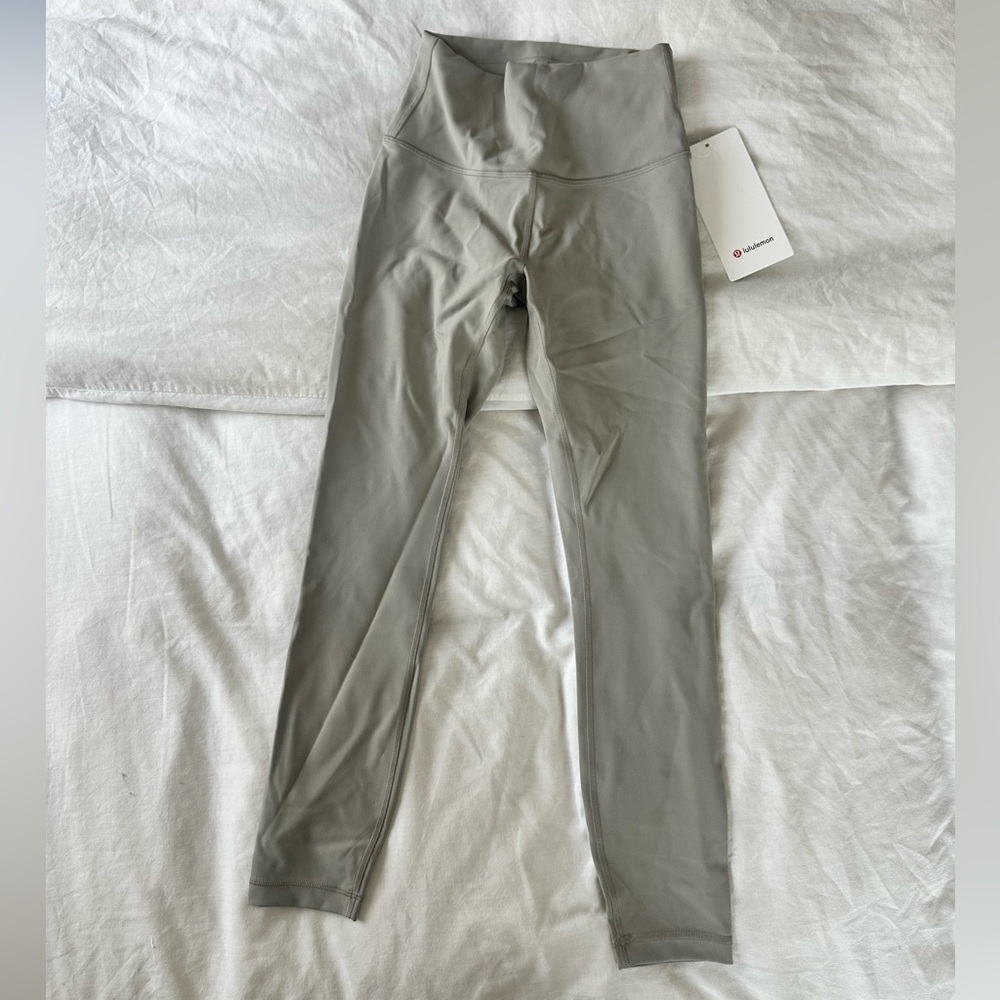 Lululemon Gray Wunder Train HR Leggings - Women's